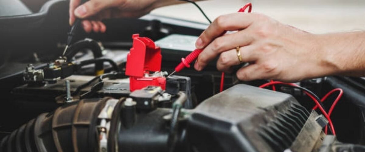 طريقة استخدام شاحن بطارية سيارة