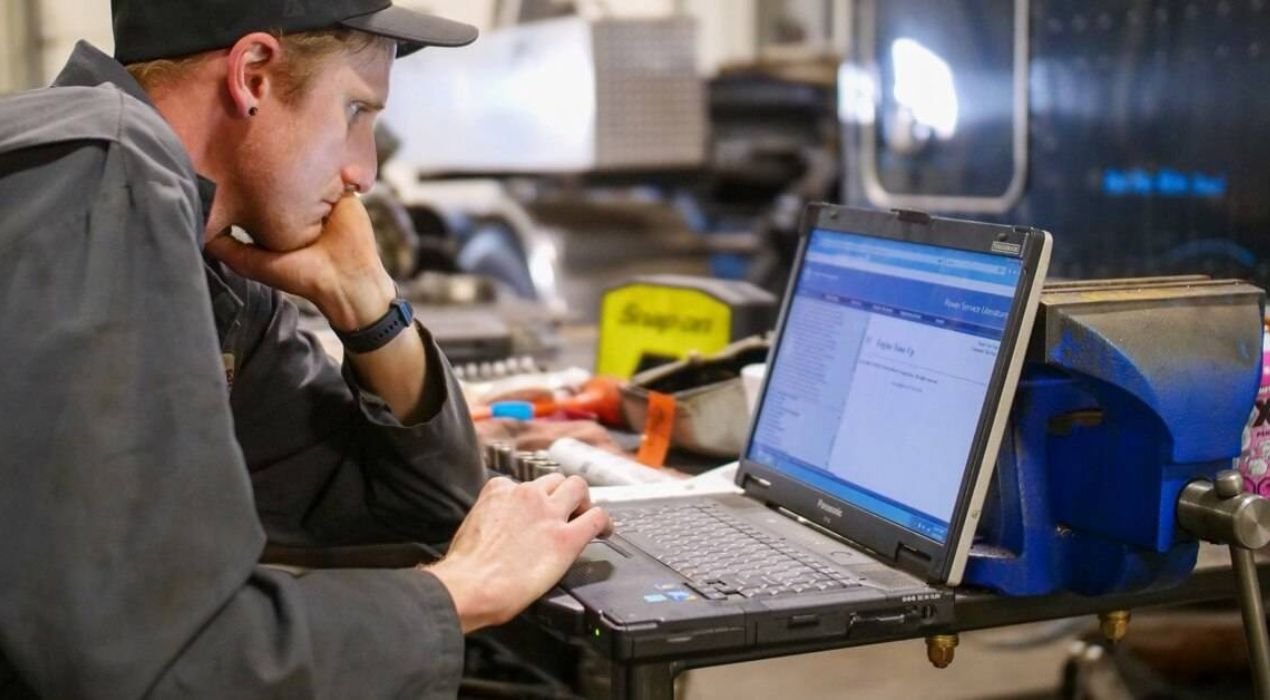 جهاز فحص شاحنات فولفو